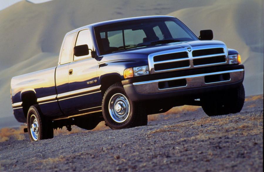  Dodge Ram Heavy Duty 1994 года  (фото 15 из 17)